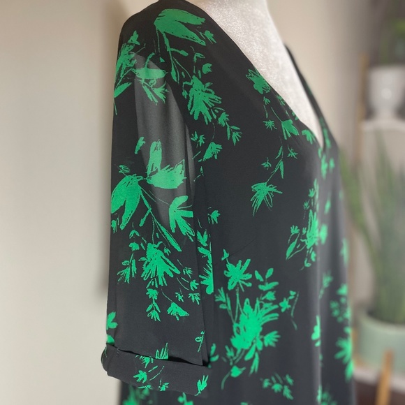 COPY - TORRID Emerald Floral Strappy Chiffon Blouse - Picture 5 of 14